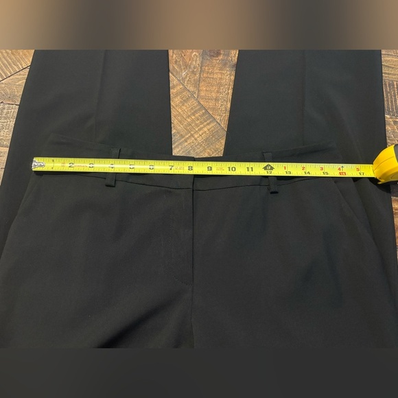 Escada Dress Pants Black Tullule
Front Zip Trousers in size 38/8 women’s - Picture 12 of 15